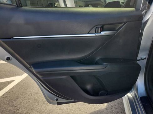 Used 2021 Toyota Camry SE image 13