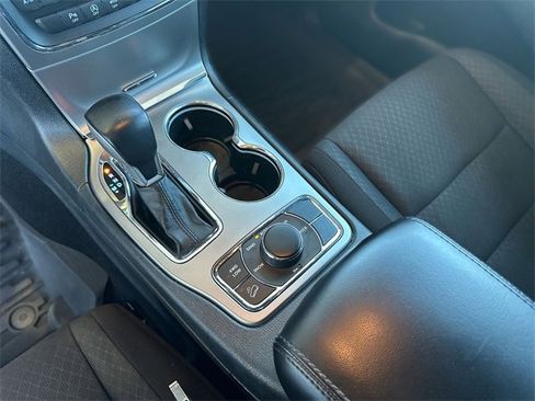 Used 2020 Jeep Grand Cherokee Laredo image 21