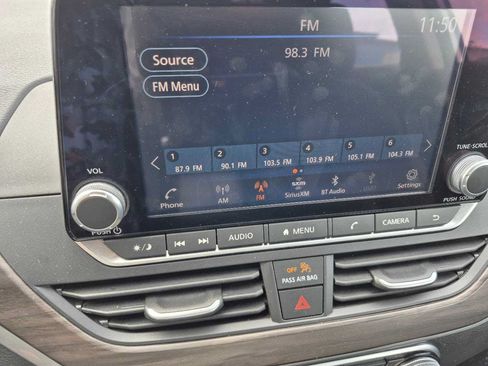 Used 2024 Nissan Altima 2.5 SV FWD image 6