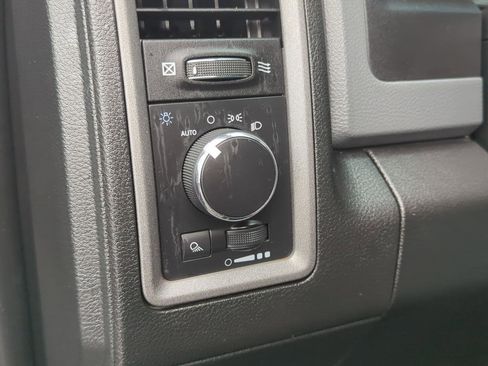 Used 2018 RAM 3500 Tradesman w/ Chrome Appearance Group image 14