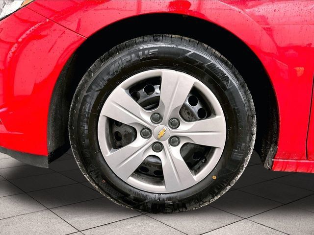Used 2018 Chevrolet Cruze LS FWD image 9