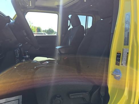 Used 2024 Jeep Wrangler Unlimited AWD/4WD image 9