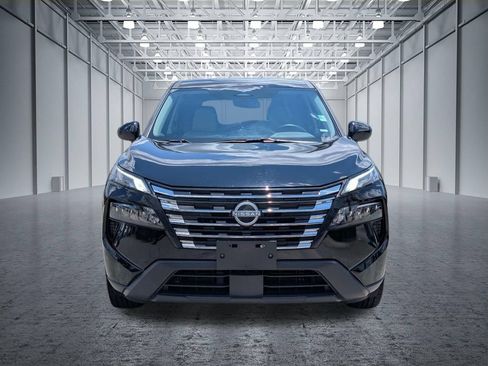 Used 2025 Nissan Rogue SV AWD/4WD image 2