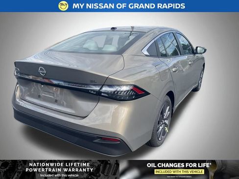 New 2026 Nissan Sentra SL w/ Floor Mat Package FWD image 5
