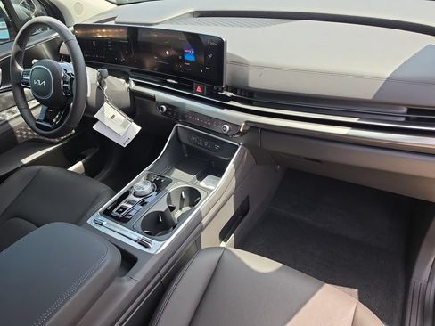 New 2026 Kia Carnival SX w/ SX Dark Edition Package FWD image 12