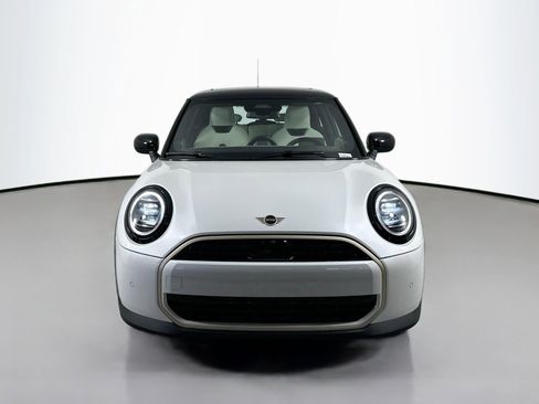 Used 2025 MINI Cooper 2-Door Hardtop image 2