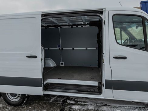 Used 2021 Mercedes-Benz Sprinter 2500 w/ Driver Convenience Package image 13