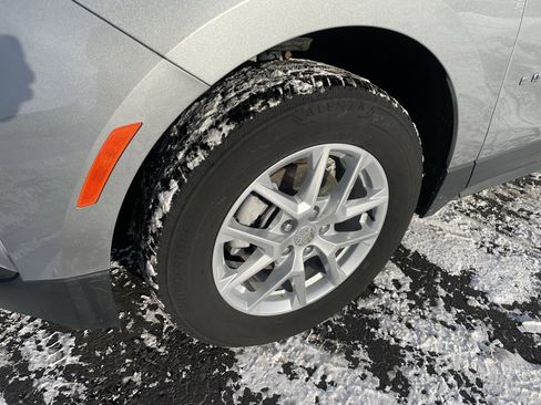 Used 2024 Chevrolet Equinox LT image 3