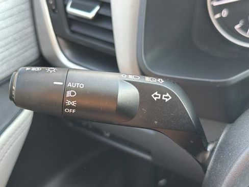 Used 2023 Nissan Rogue SV AWD/4WD image 21