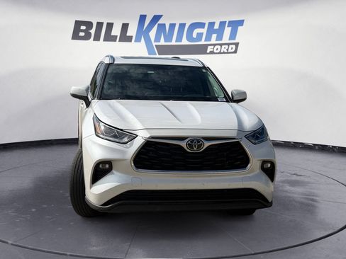 Used 2023 Toyota Highlander Limited AWD/4WD image 8