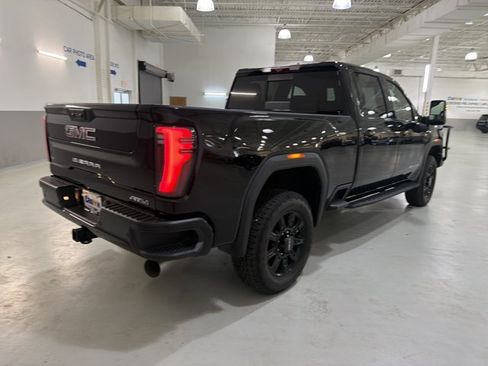 Used 2025 GMC Sierra 3500 AT4 w/ AT4 Premium Plus Package AWD/4WD image 9
