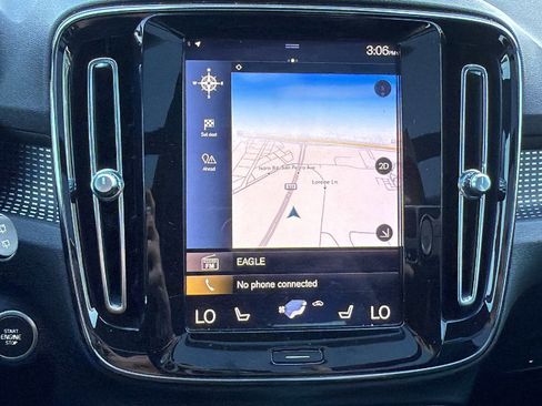 Used 2020 Volvo XC40 T5 R-Design image 26