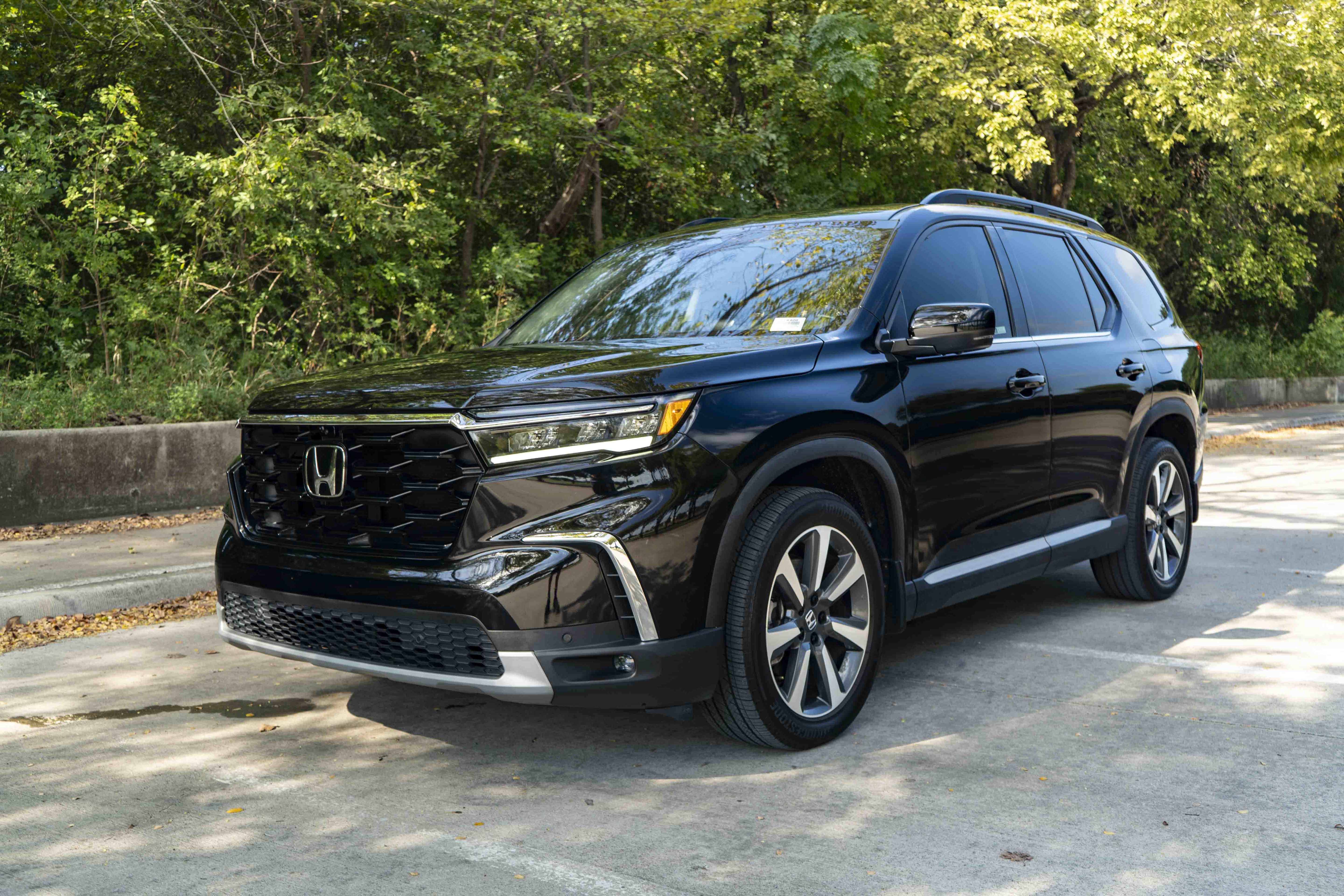 Used 2025 Honda Pilot Elite image 6