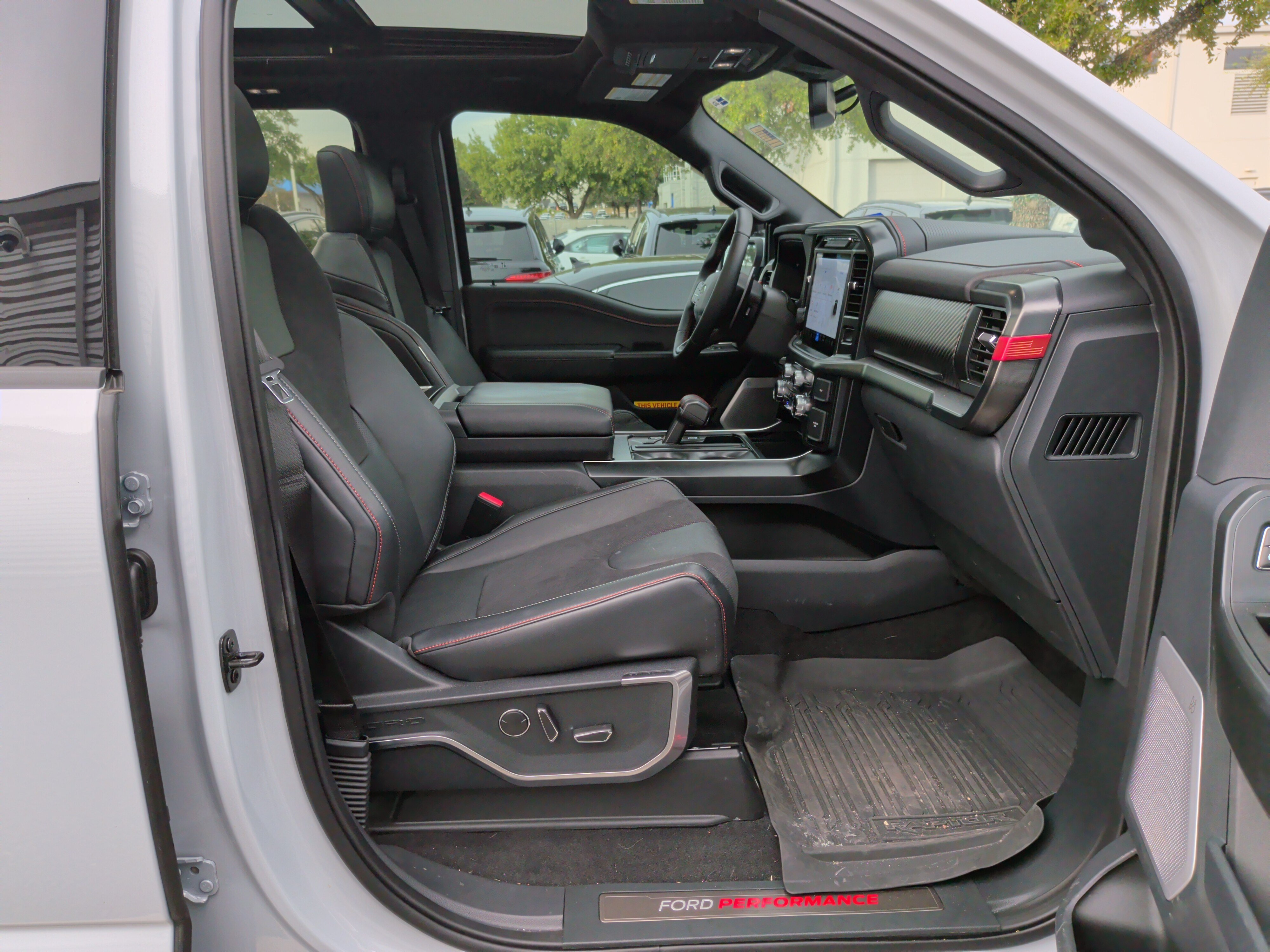 Used 2025 Ford F150 Raptor AWD/4WD image 34