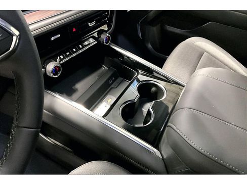 New 2026 Chevrolet Tahoe LS image 9