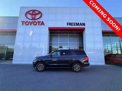 Used 2024 Ford Expedition XLT image 1