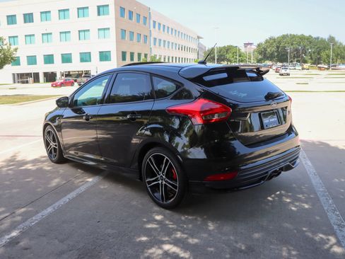 Used 2016 Ford Focus ST w/ Equipment Group 402A FWD image 5