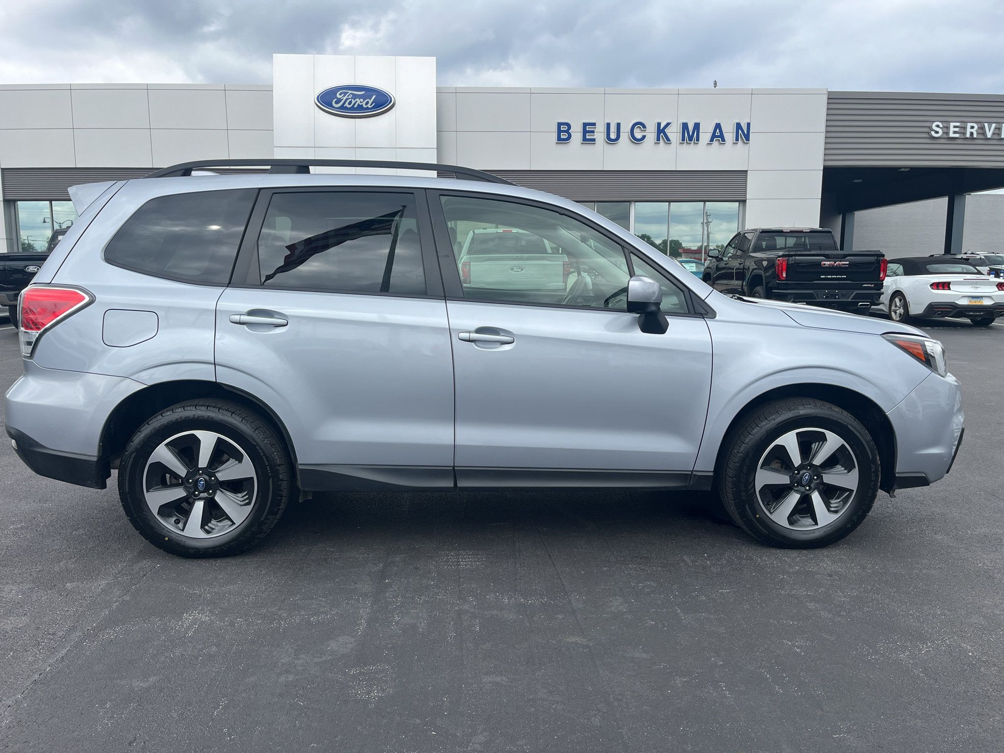 Used 2017 Subaru Forester 2.5i Premium AWD/4WD image 10