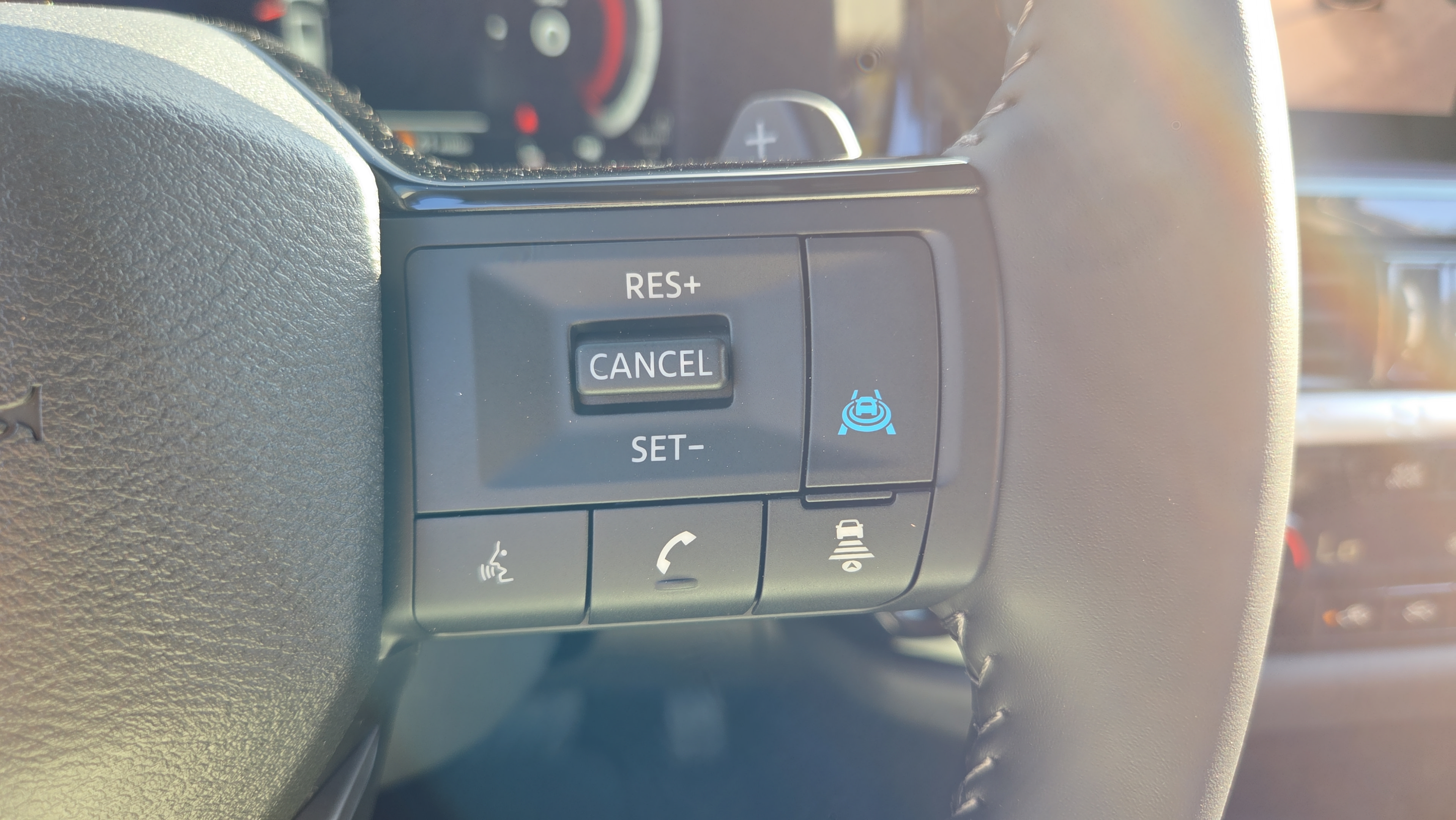 Used 2026 Nissan Pathfinder SL FWD image 26