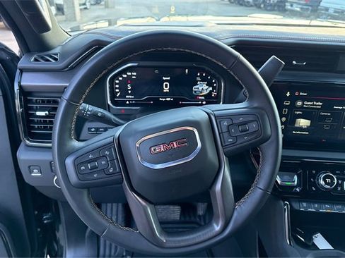 Used 2025 GMC Sierra 2500 AT4 w/ AT4 Premium Plus Package image 16