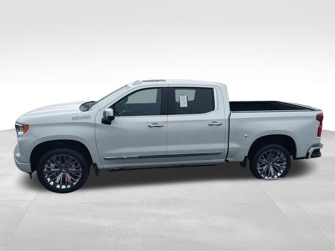 Used 2023 Chevrolet Silverado 1500 High Country w/ Technology Package AWD/4WD image 5