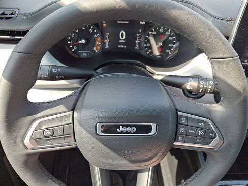 Used 2023 Jeep Compass Limited AWD/4WD image 20