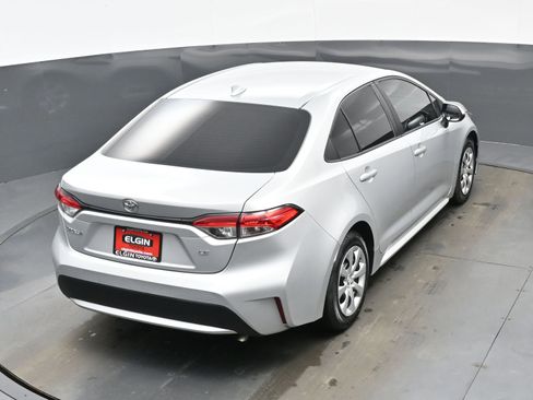 Used 2021 Toyota Corolla LE image 38