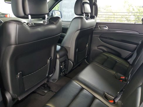Used 2018 Jeep Grand Cherokee Limited RWD image 9