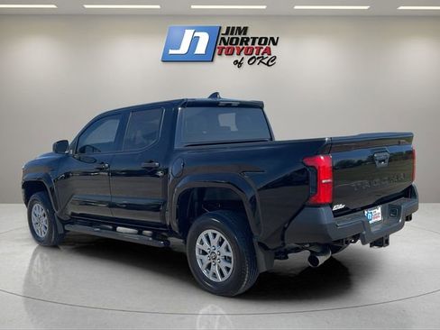 Used 2024 Toyota Tacoma SR image 7