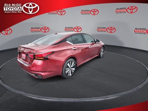 Used 2022 Nissan Altima 2.5 SL FWD image 8