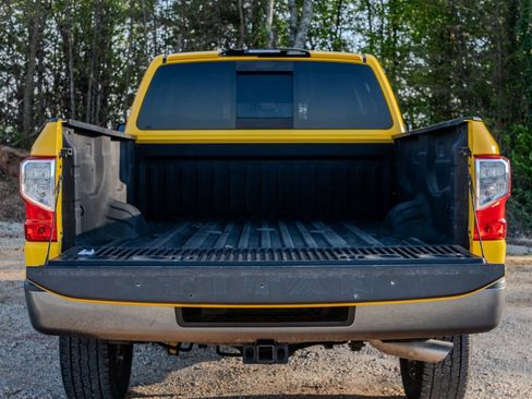 Used 2018 Nissan Titan PRO-4X image 9