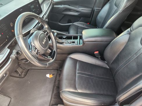 Used 2025 Kia Sorento S w/ Panoramic Sunroof Package FWD image 13