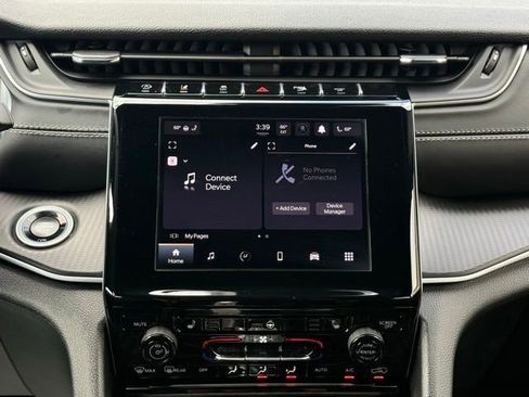 New 2025 Jeep Grand Cherokee Altitude AWD/4WD image 36