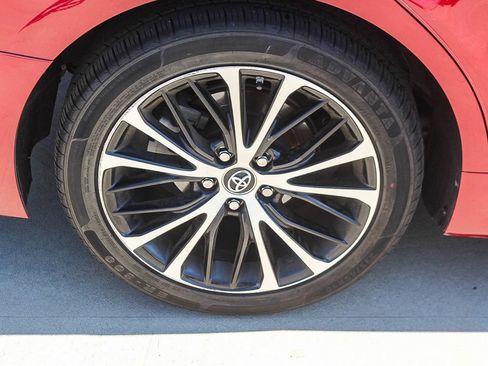 Used 2018 Toyota Camry SE FWD image 9
