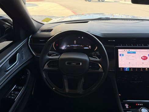 Used 2023 Jeep Grand Cherokee Overland w/ Adv Protech Group III image 12