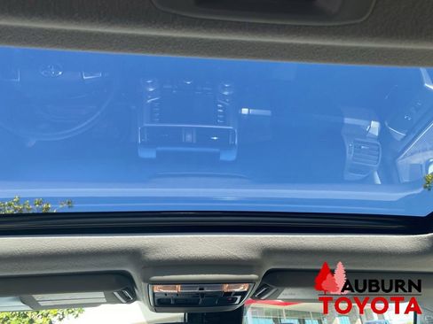 Used 2022 Toyota 4Runner SR5 Premium w/ Moonroof Package AWD/4WD image 33