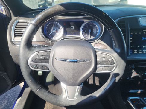 Used 2019 Chrysler 300 Limited image 11