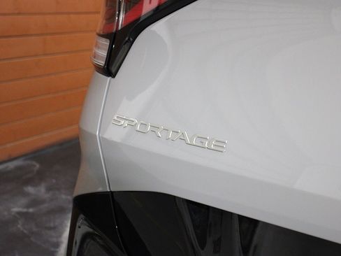Used 2023 Kia Sportage SX image 14