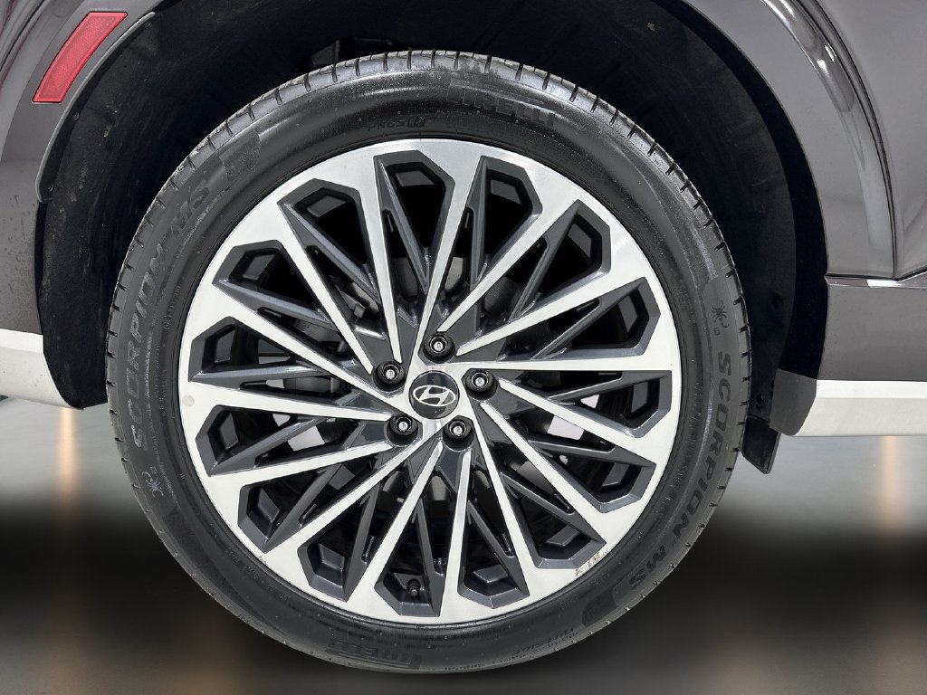 Certified 2026 Hyundai Palisade Calligraphy AWD/4WD image 11