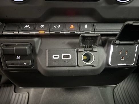 Certified 2023 Chevrolet Silverado 1500 Custom AWD/4WD image 34