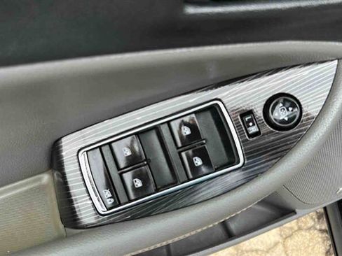 Used 2018 Chevrolet Impala Premier FWD image 12