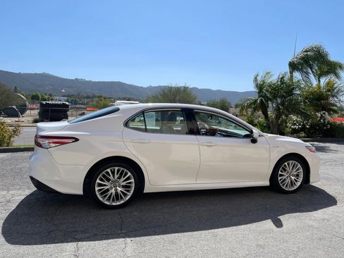 Used 2019 Toyota Camry XLE w/ Driver Assist Package FWD image 4