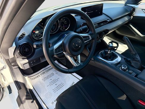 Used 2024 MAZDA MX-5 Miata Club image 23