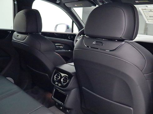 New 2025 Bentley Bentayga image 42