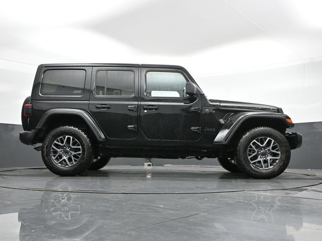 Used 2025 Jeep Wrangler Unlimited Sahara AWD/4WD image 43