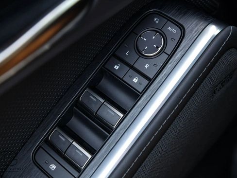 Used 2025 Lexus GX 550 image 42