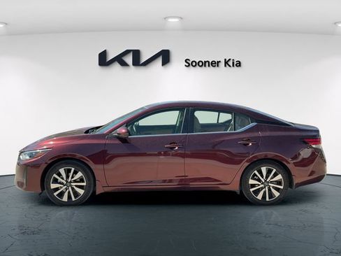 Used 2024 Nissan Sentra SV w/ SV Premium Package image 3