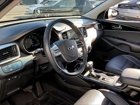 Used 2019 Kia Sorento SX image 15