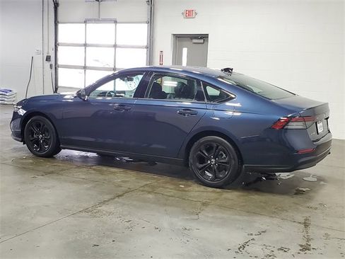 Used 2025 Honda Accord SE image 6