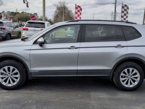 Used 2020 Volkswagen Tiguan S image 5